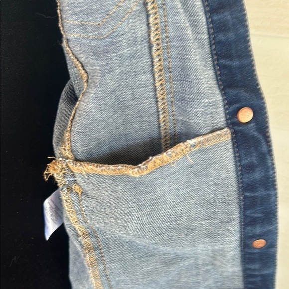 Vineyard Vines girls Large Classic Blue Jean Jacket with Contrast Stitching   E - Picture 4 of 8